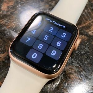 ⌚️🍎Apple Watch SE - 40MM - Rose Gold - Pink Sport Band